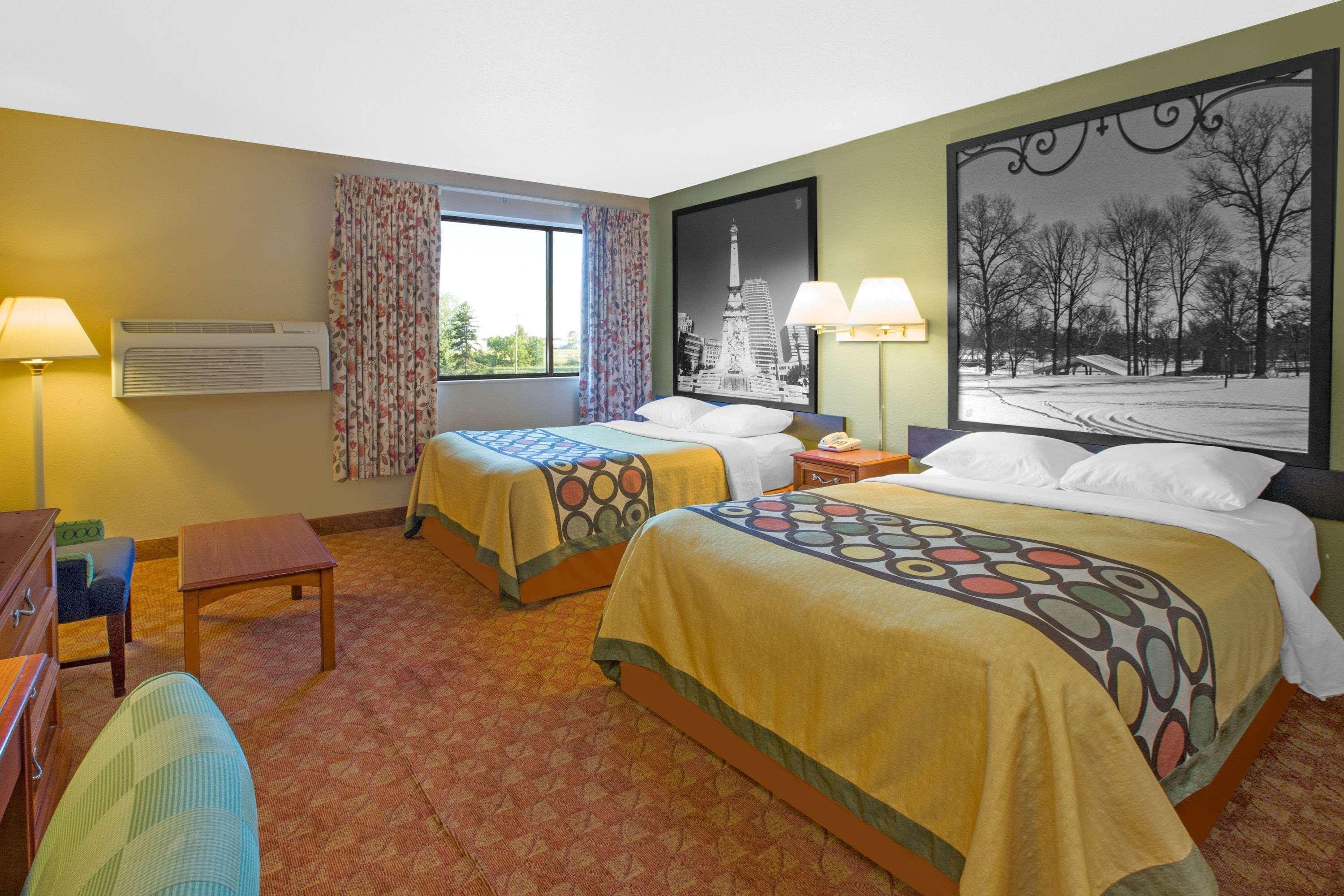 Super 8 By Wyndham Howe Luaran gambar