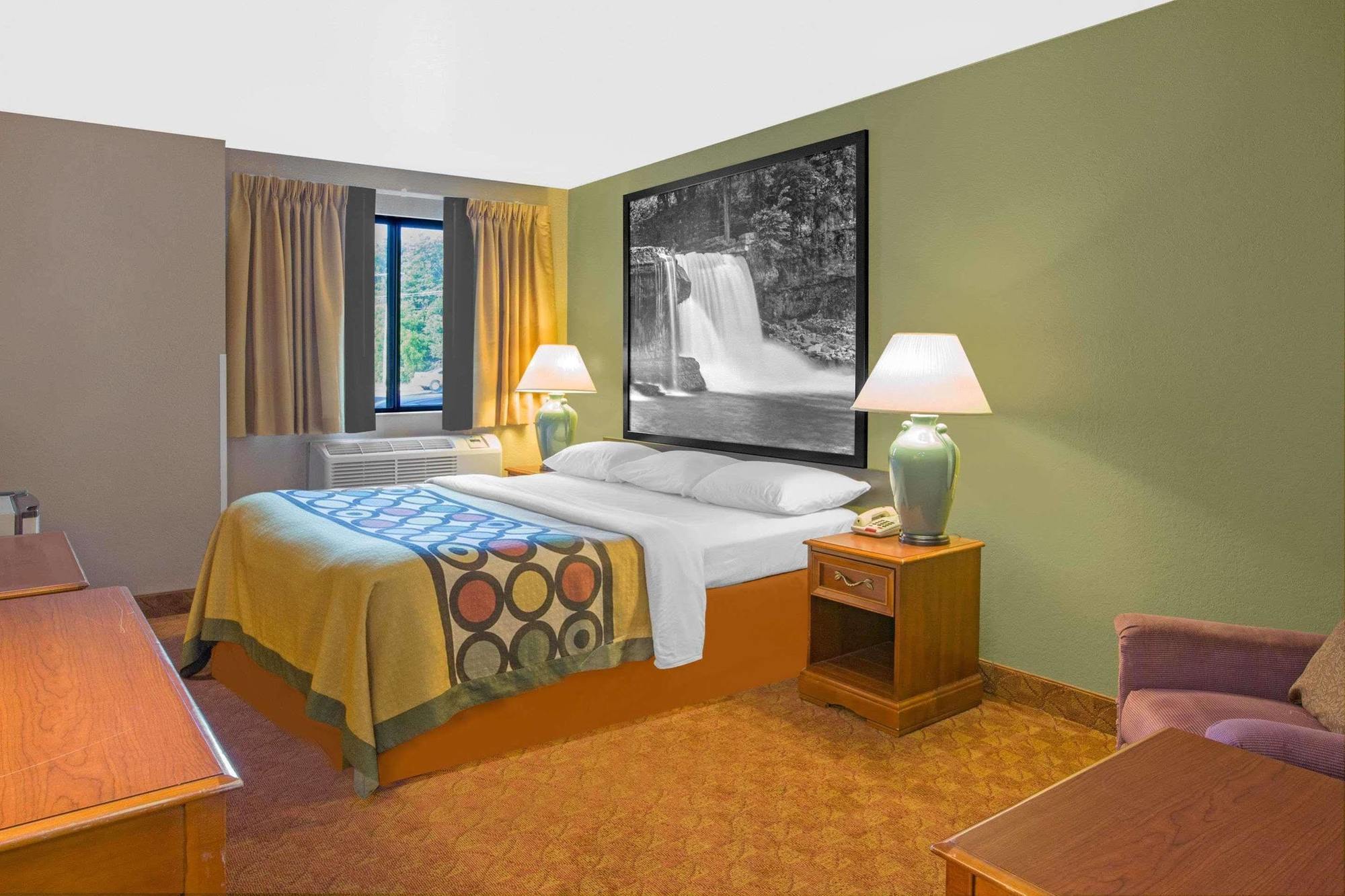 Super 8 By Wyndham Howe Luaran gambar